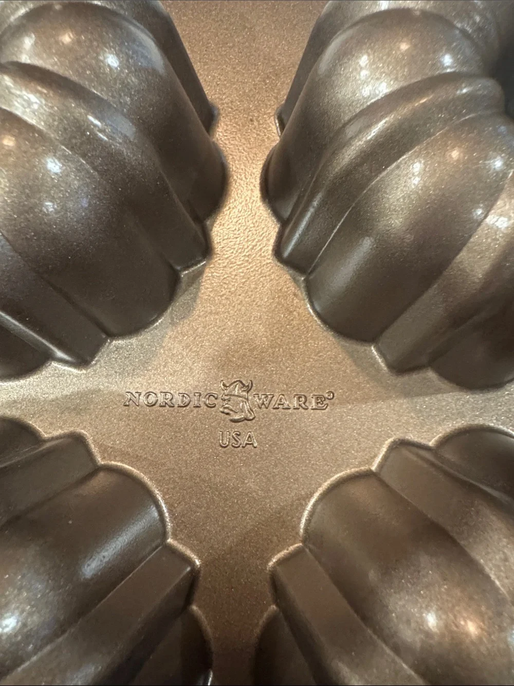Nordic Ware Silver 6-Cavity Anniversary Bundtlette Pan 5 Cups